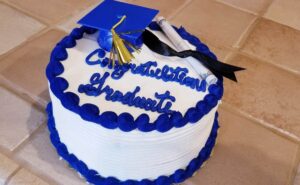 Dulce ideas de pasteles de graduacion en color azul 49 ideas de pasteles de graduacion en color azul