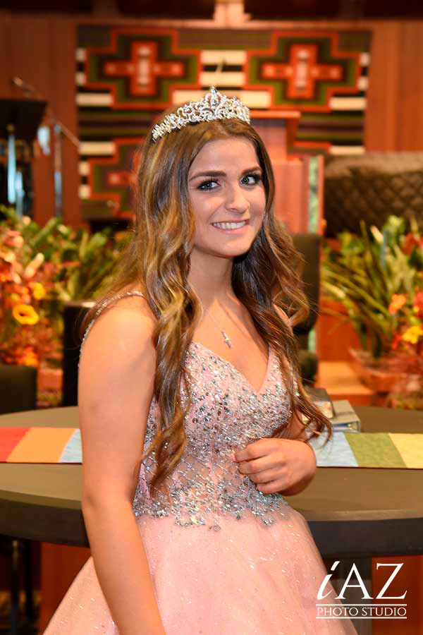 La Importancia de los Accesorios para quinceañera en tu Sesión Fotográfica hermosa corona o tiara para quinceanera 2 accesorios para el cabello de quinceañera como la hermosa corona o tiara